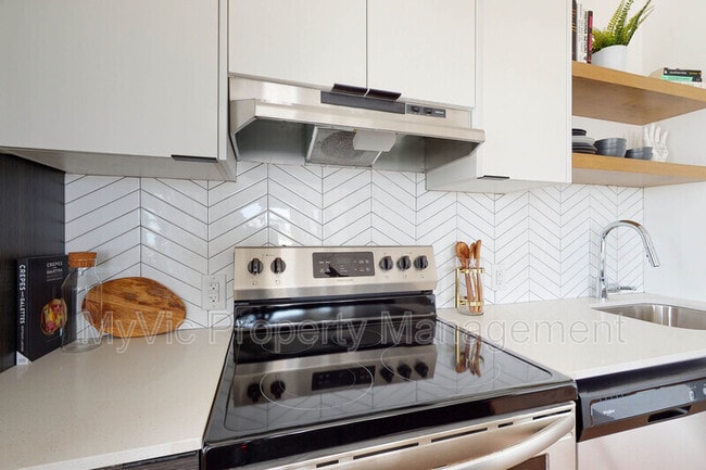 Photo - 8015 102 St NW Unit Studio