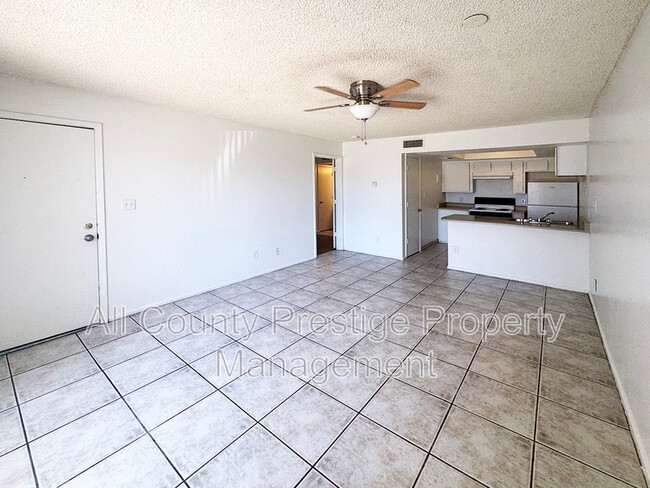 Photo - 905 S Dorsey Ln Unidad 105