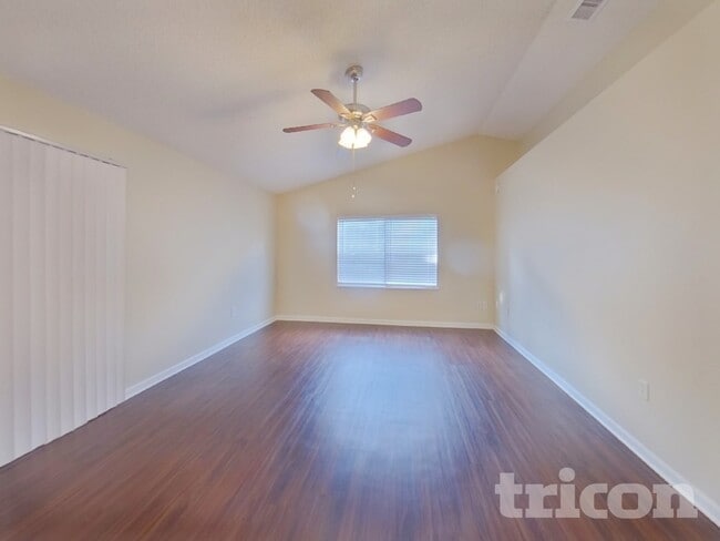 Photo - 1268 Maximilian St