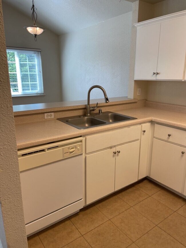 Photo - 1518 W 5th St Unidad 1