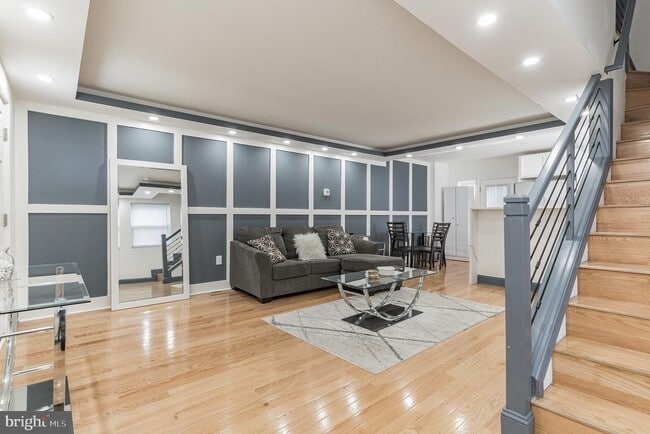 Building Photo - 1812 Woodbourne Ave