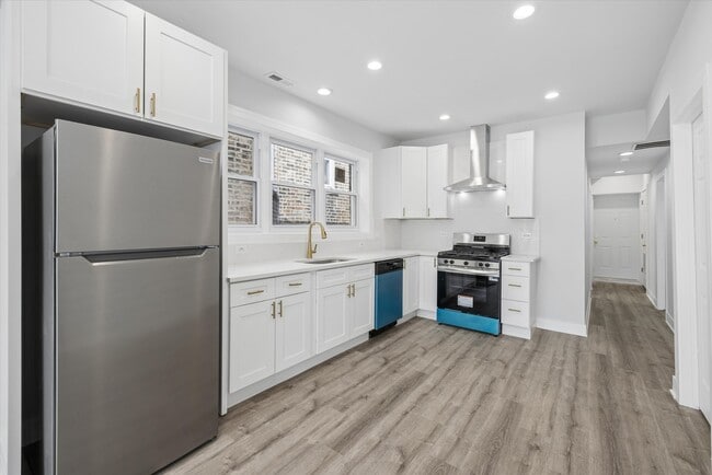 Photo - 4044 W Kamerling Ave Unit 2