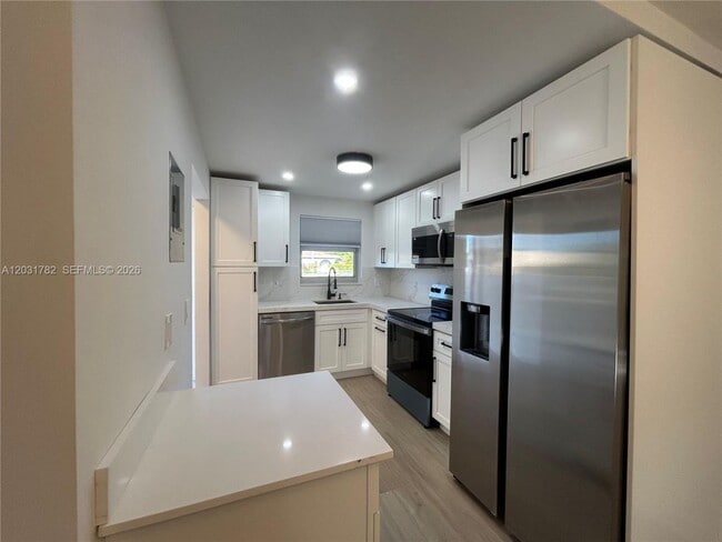 Photo - 609 S State Road 7 Unidad 1 Bedroom Condo for Rent