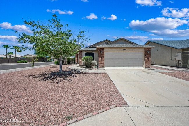 Building Photo - 1060 W Mesquite Ave Rental