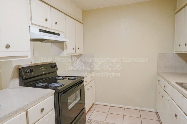 Photo - 2912 Kirby Ave