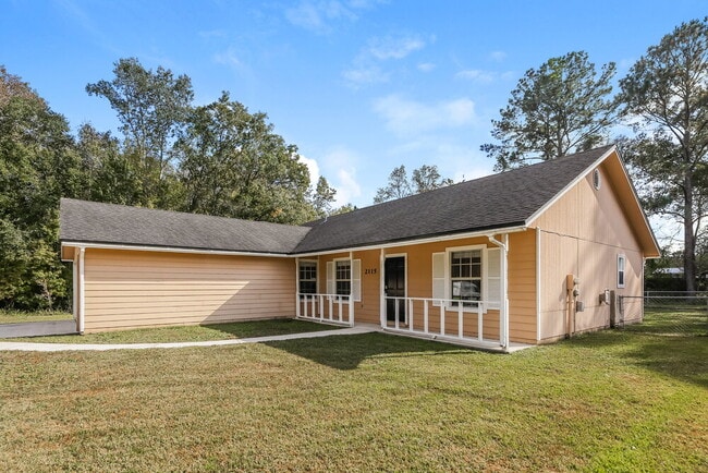 Photo - 2115 Center Way