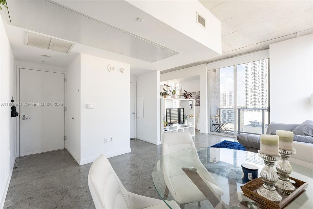 Photo - 151 SE 1st St