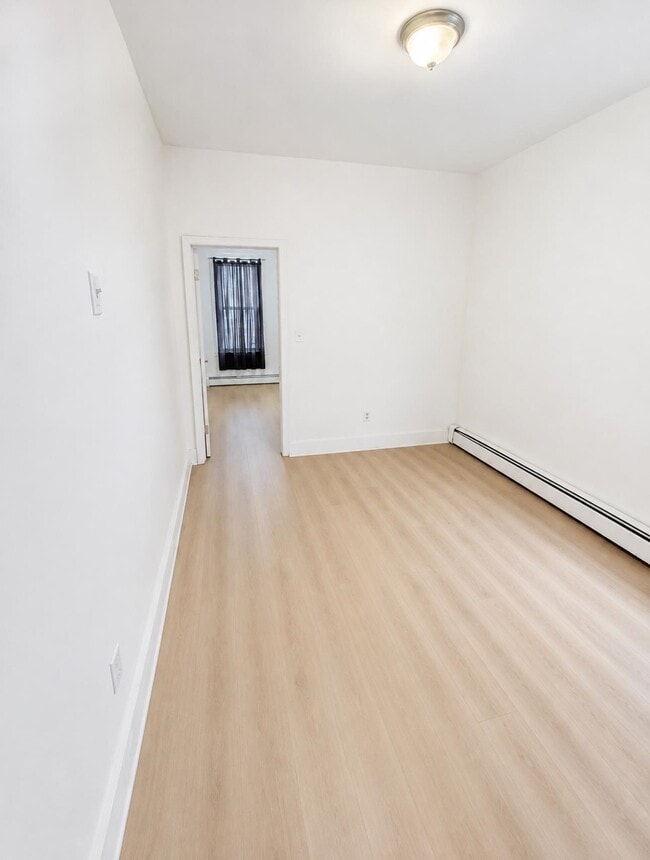 Photo - 406 WOODLAWN Ave