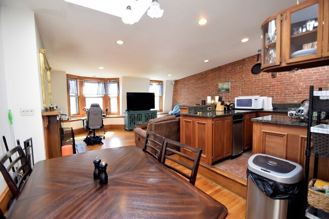 Photo - 17 Holyoke St Condo Unit #4