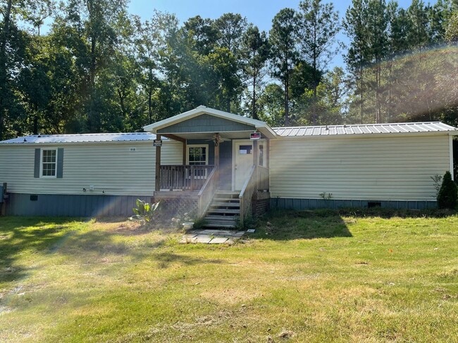 Building Photo - 3 Bed, 2 Bath Mobile home