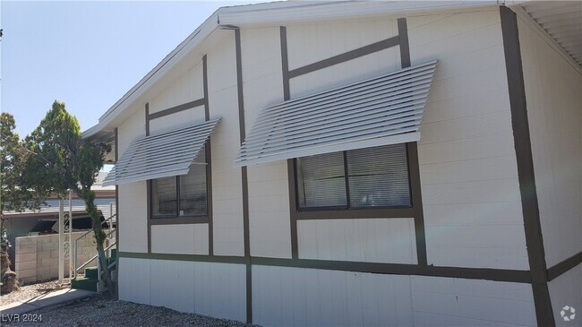 Building Photo - 5533 Tres Piedras Rd Rental