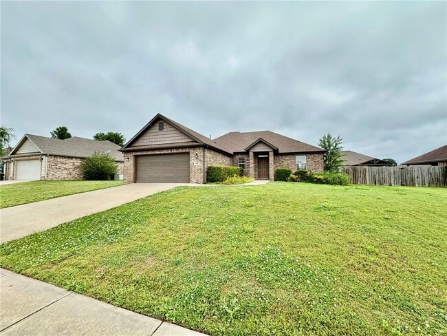 Building Photo - 441 Sorrento Dr