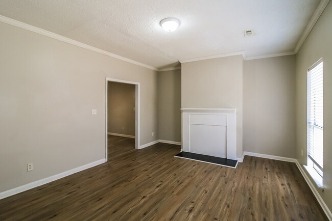 Photo - 120 Mann Blvd