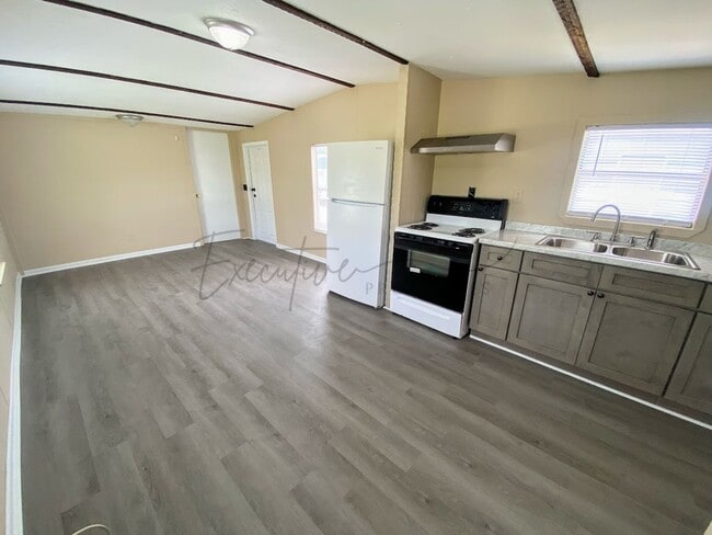 1030 Mildred St Unit 1