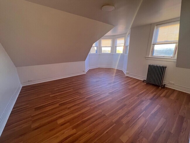 Photo - 974 Plymouth Ave Unit 3