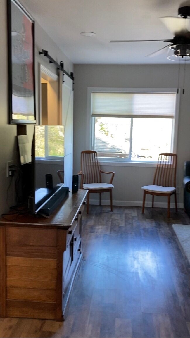 310 Oak St Apartment Unit Cozy private studio Bridgewater, MA