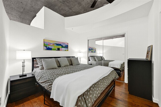 Photo - 5925 Almeda Rd Unidad 10806