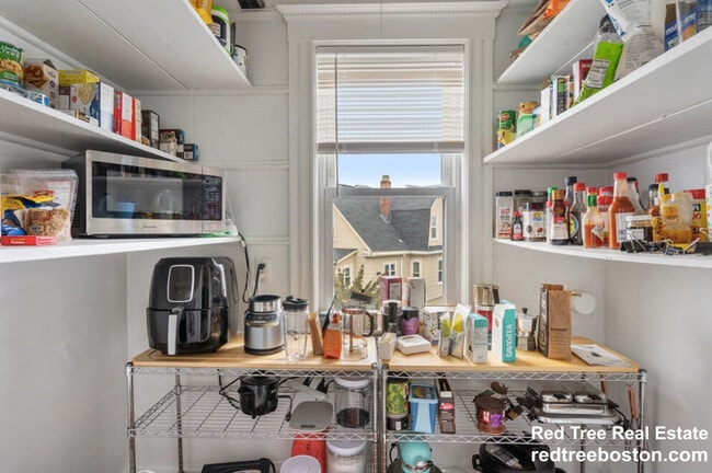 Photo - 741 Broadway