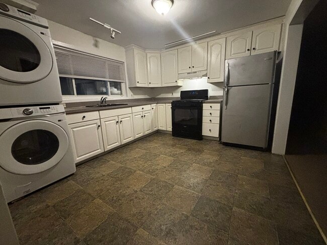 Building Photo - 842 Saratoga St Unit 1