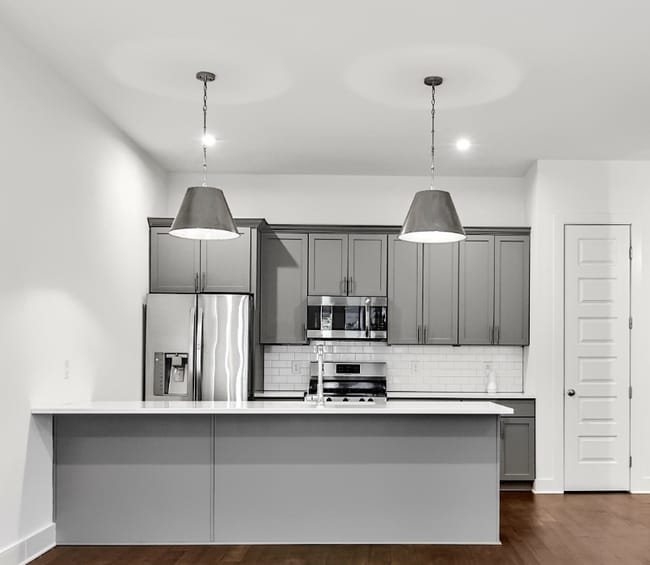 Photo - 700 James Ave