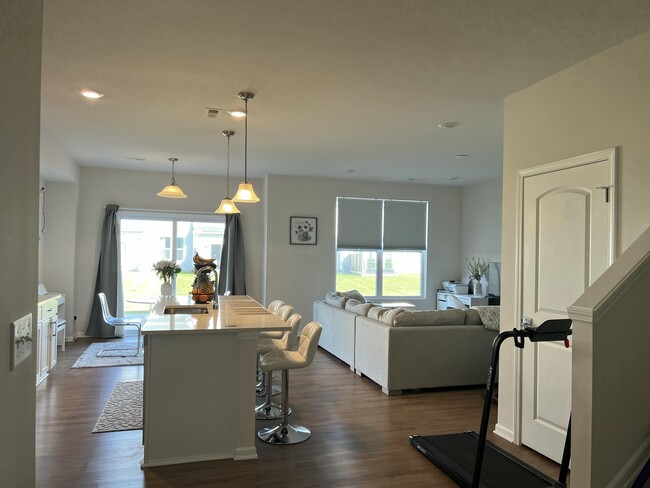 Photo - 604 Angus Ln