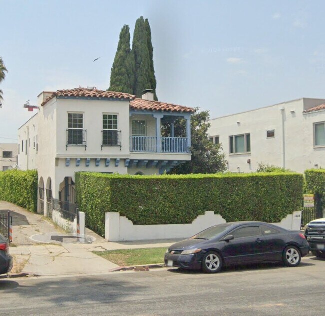 1407 N Hobart Blvd