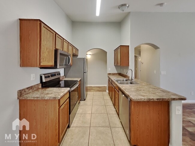 Photo - 40768 W Sanders Way