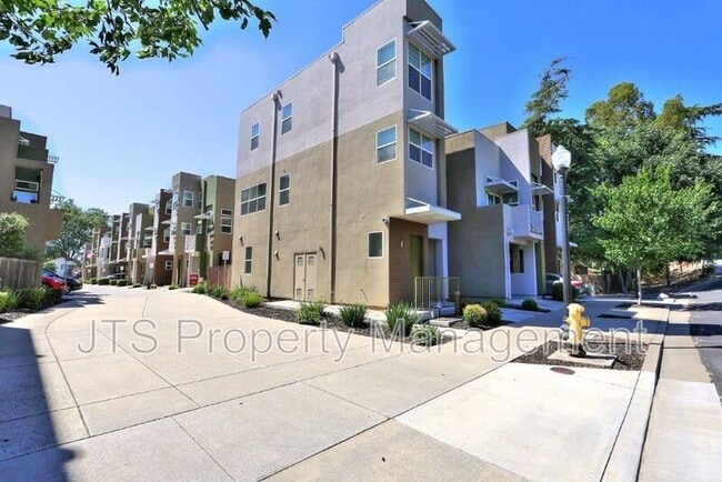 Photo - 396 Midstream Ln