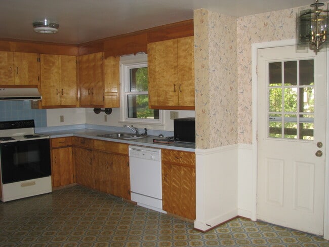 Building Photo - 1603 E Market St