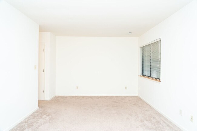 Photo - 2 Bedroom Townhouse Available in July