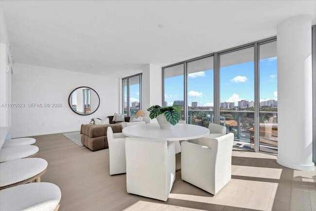 Photo - 9201 E Bay Harbor Dr Unit LPH01