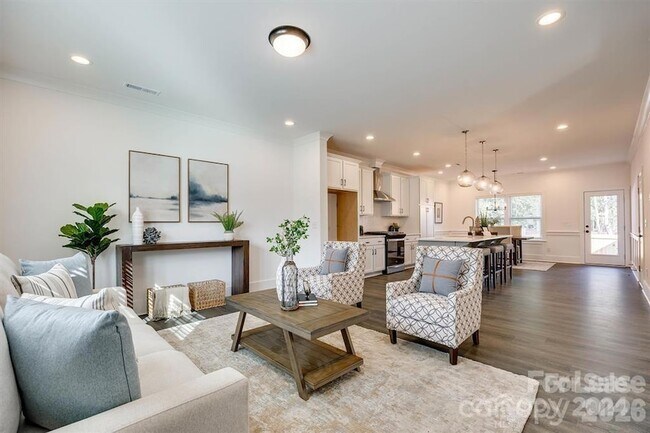 1241 Eastway Dr