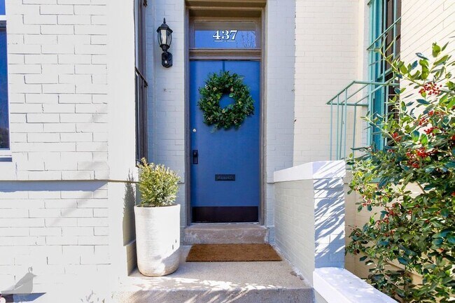 Photo - *6 month lease maximum* Gorgeous 3 Bedroom...