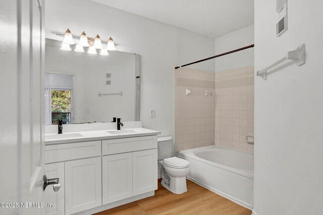 Photo - 10000 GATE Pky Condo Unit 1623