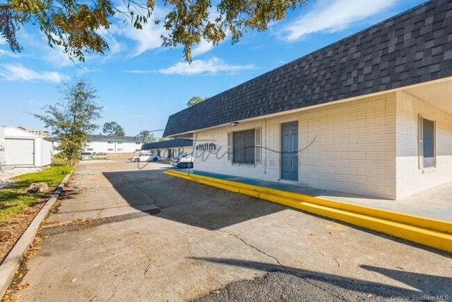 Photo - Cozy & Affordable 1-Bedroom Apartment – Al... Unit 419 Clarence St. #3