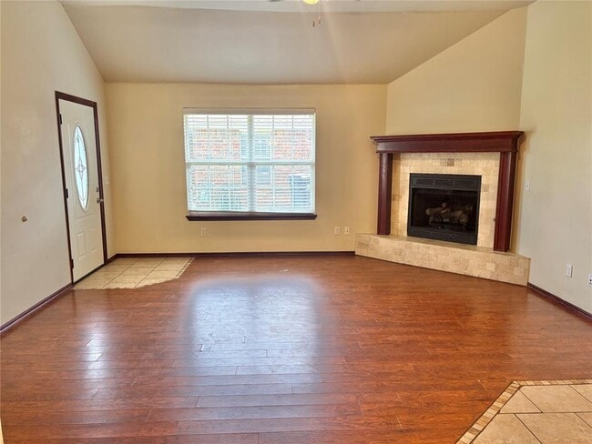 Photo - 15105 Kyle Dr