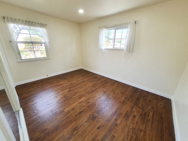 Photo - 5507 Norton St