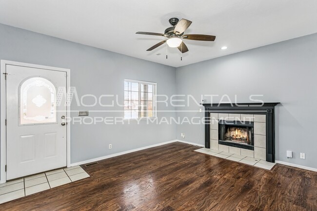 Photo - 9411 E Carson St