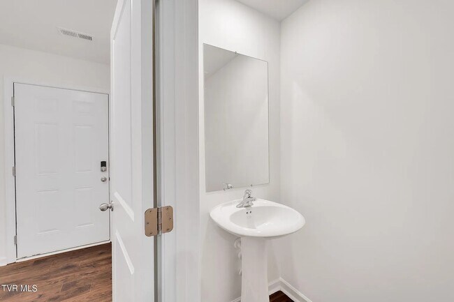Photo - 1101 Saylors Pl