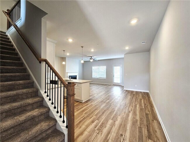 Photo - 334 Lanier Cir