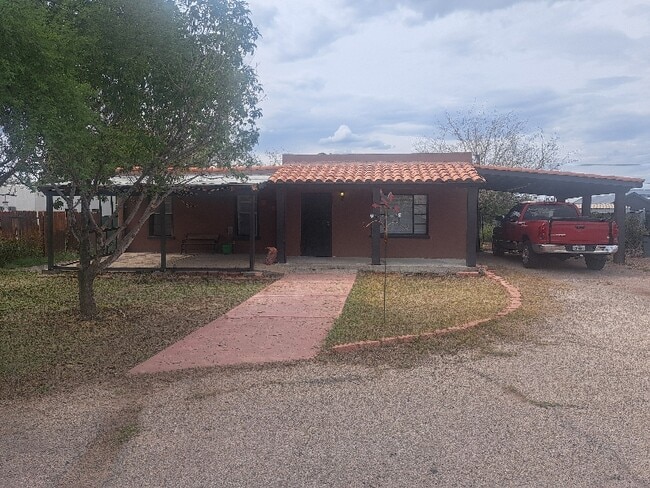 Building Photo - 7817 West Dr Rental