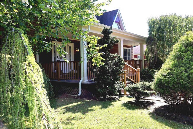 6 Nidzyn Ave
