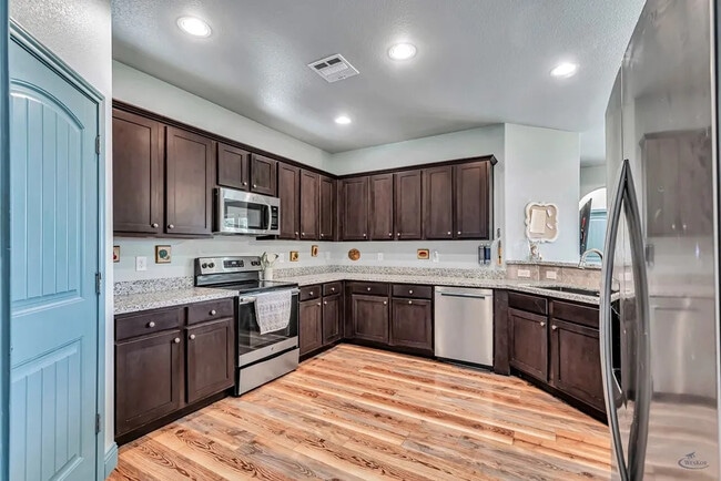 Photo - 6008 Ridge View St