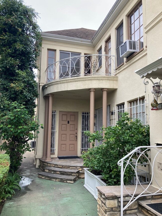 Photo - 6176 W Olympic Blvd Unit #1