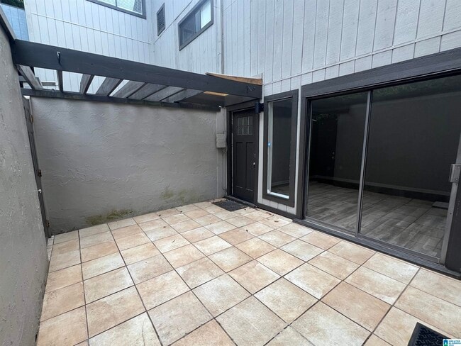 Building Photo - 3350 Altamont Rd Unit E15 Rental