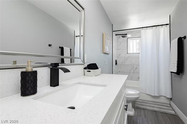 Photo - 1634 Serenada Ave