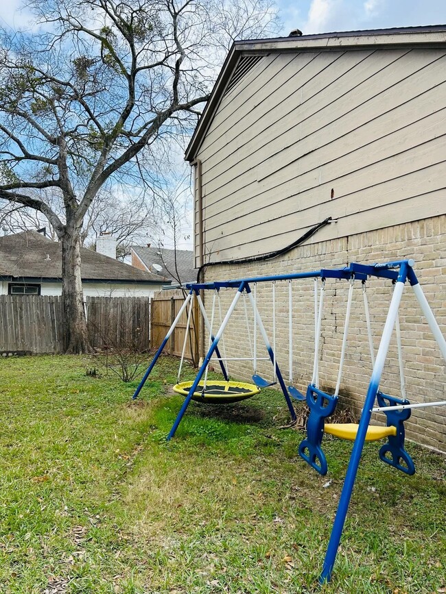 Photo - 11350 Oakcenter Dr