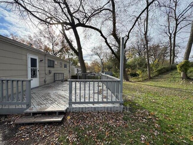 Photo - 227 Meadowcrest Dr