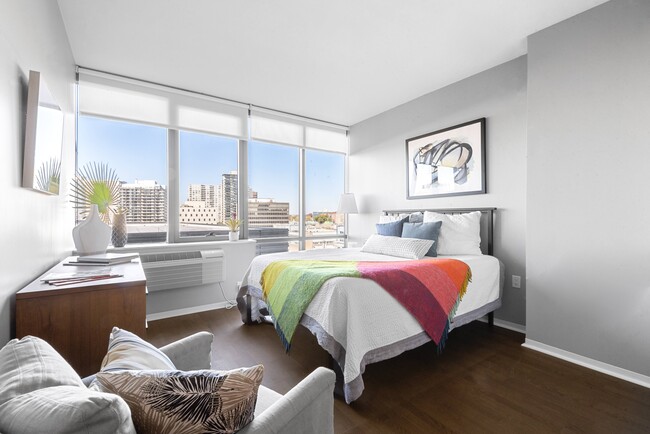 Photo - Hudson Lights