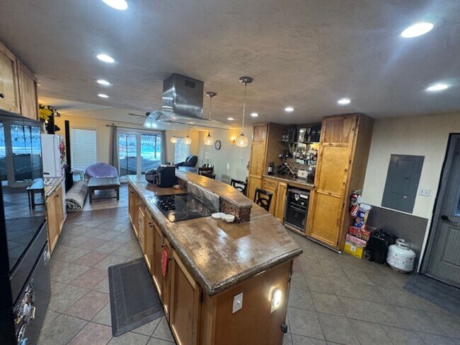 Photo - Beautifully Remodeled 4 bedroom off the River in town